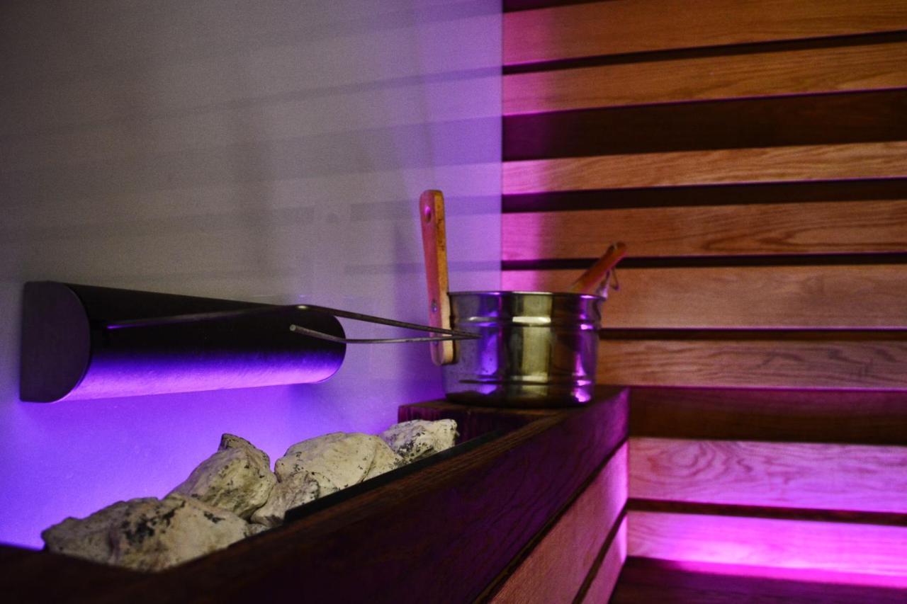 Hotel Touring Wellness & Beauty Фиуджи Екстериор снимка