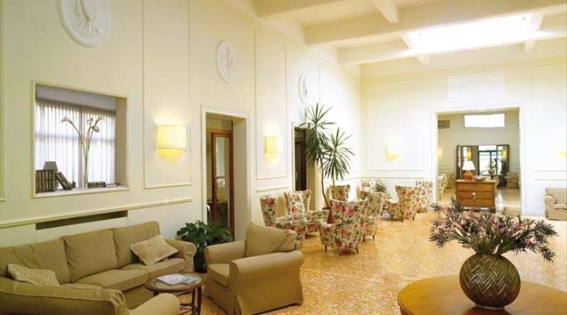 Hotel Touring Wellness & Beauty Фиуджи Екстериор снимка